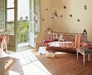 decoracion-provenzal-en-el-dormitorio-del-bebe